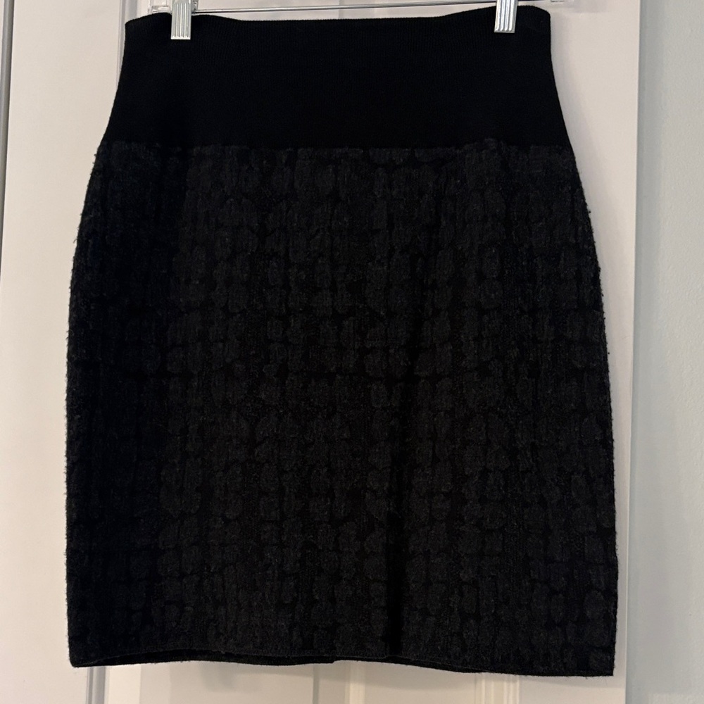 Eileen Fisher black stretchy skirt